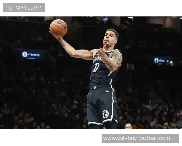 小迈克尔波特表现出色半场11投5中贡献14分三分球命中率高达50